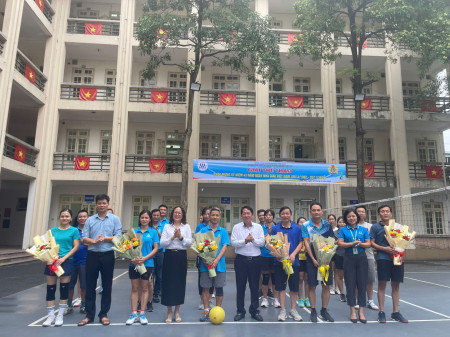 Khai mạc giải thể thao chào mừng 43 năm Ngày Nhà giáo Việt Nam 20/11